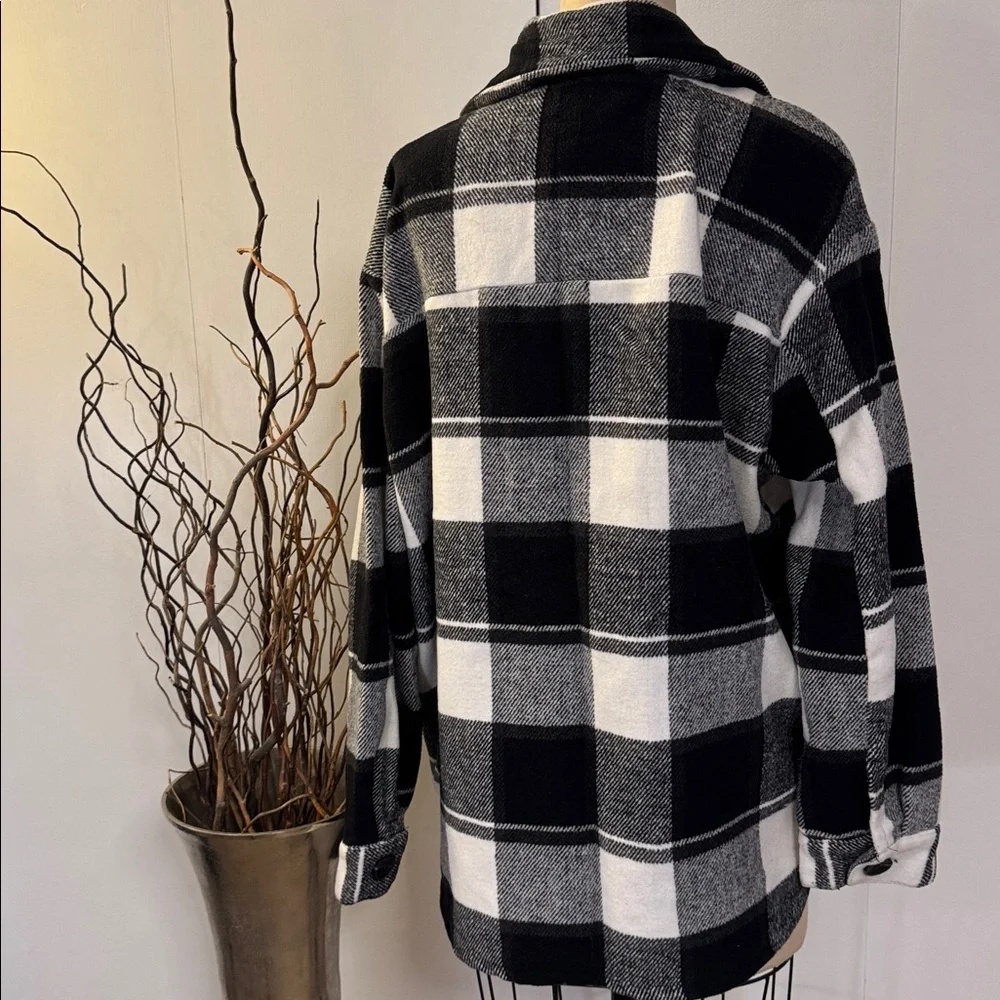 Rue21 Monochrome Plaid Outerwear - Picture 4 of 5